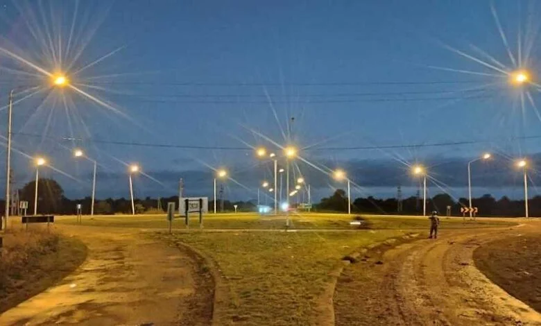 Realizaron reparaciones y pone en funcionamiento la red de alumbrado público en rotondas, accesos y rutas nacionales