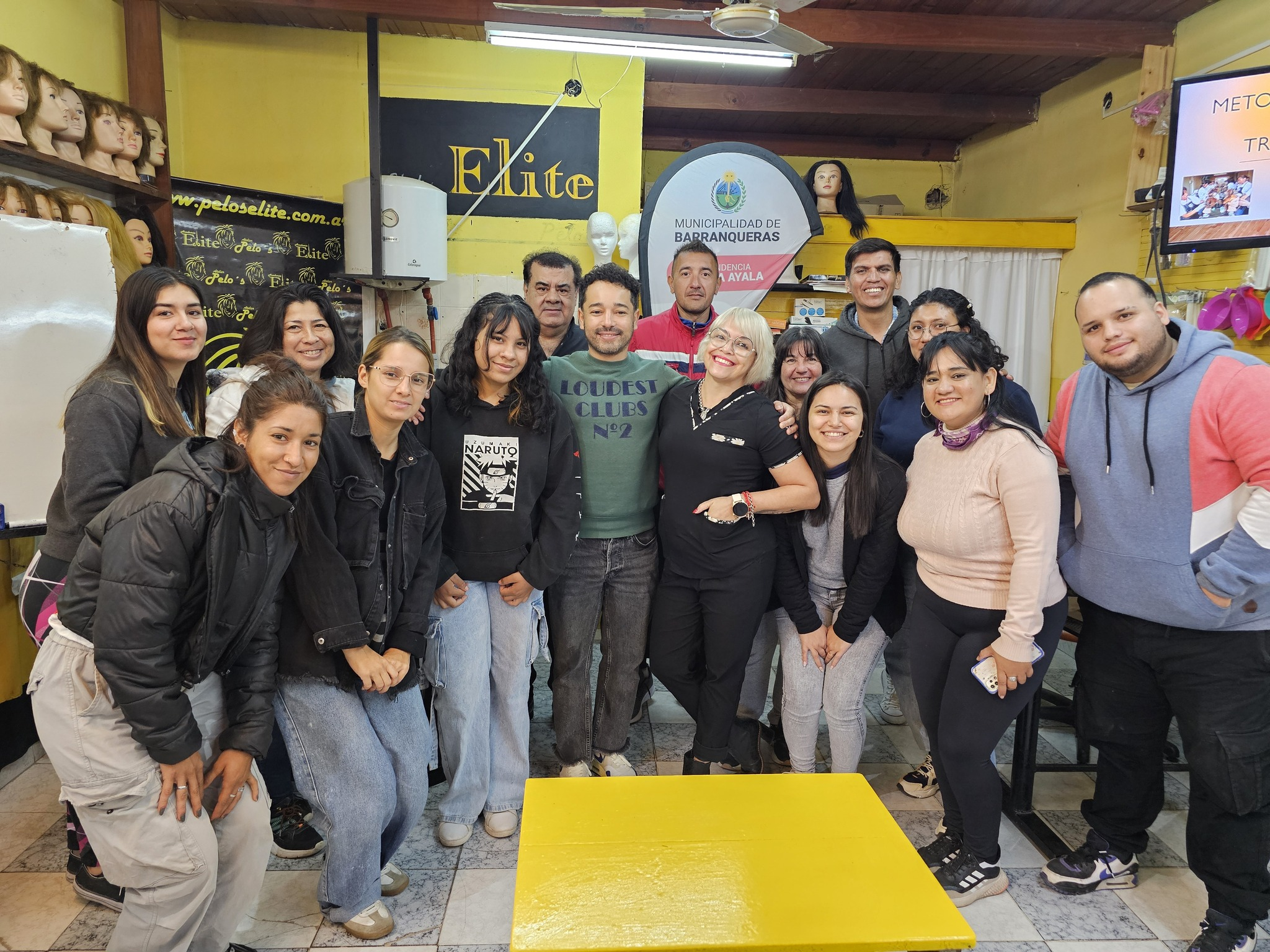 La municipalidad y el Instituto Élite, ya comenzaron con el curso de Asistente de Peluquería