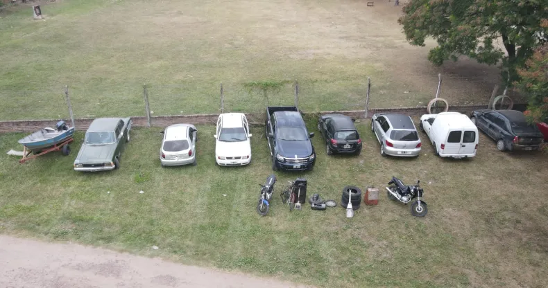 Secuestraron diez automóviles y demoraron a cinco personas en Corrientes