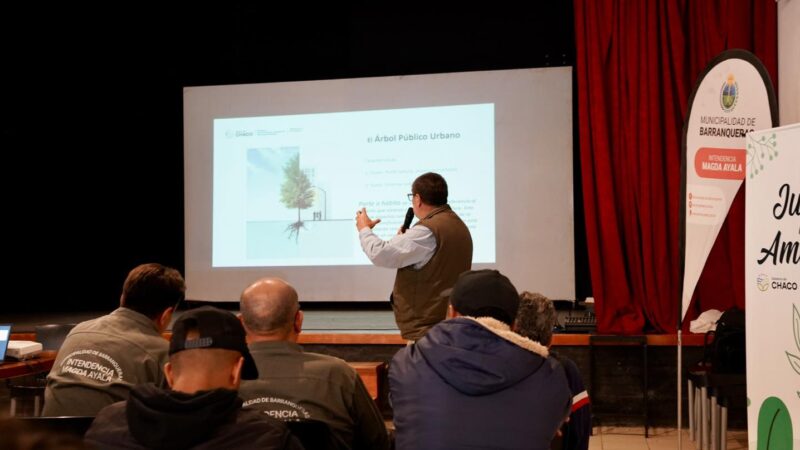 La Municipalidad de Barranqueras llevó a cabo un Taller de Arbolado Urbano en La Flota