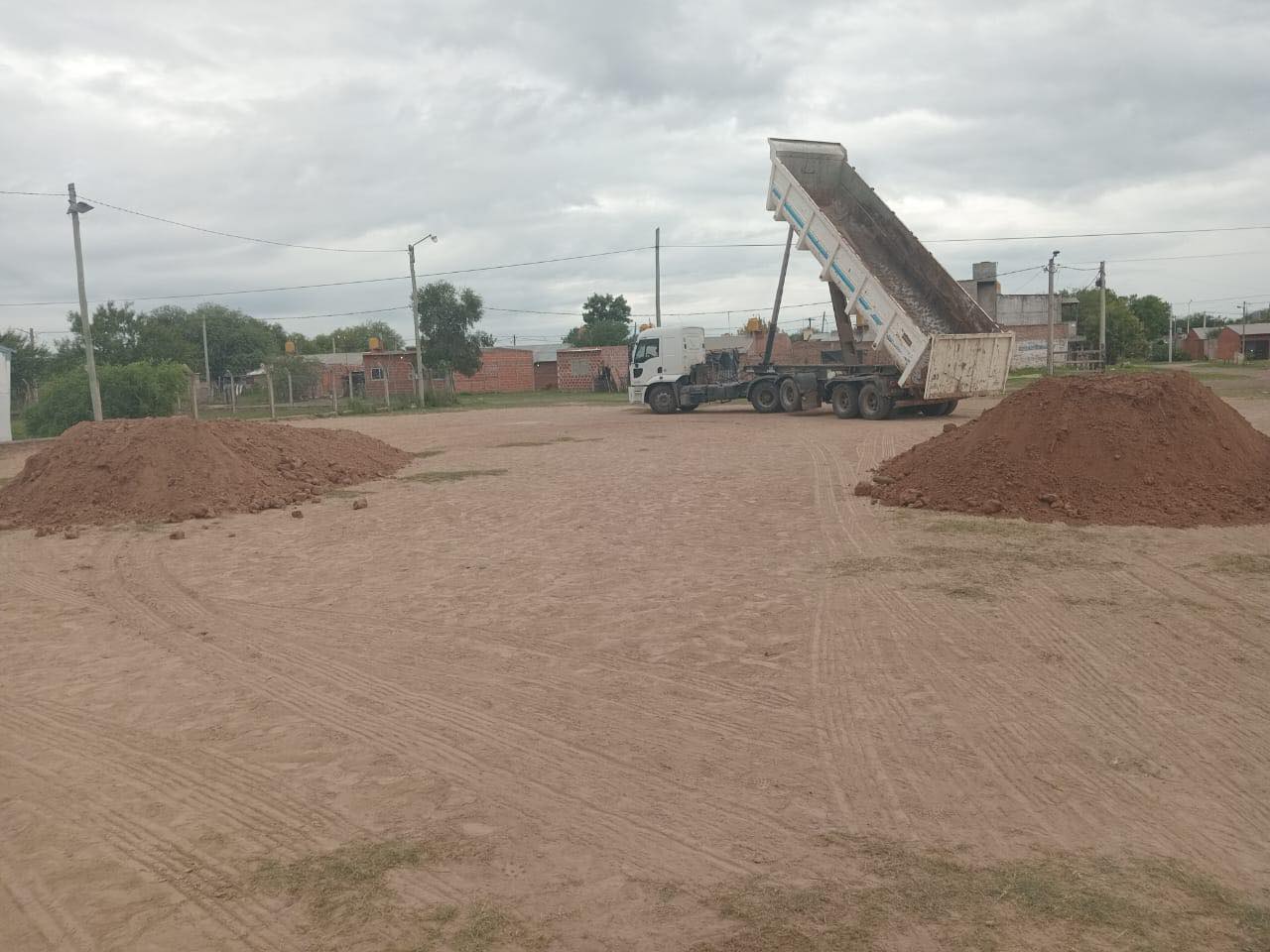 El municipio de Barranqueras acondiciona los potreros de la ciudad