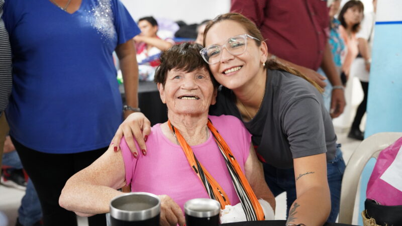 La candidata de Primero Chaco Magda Ayala compartió reunión con adultos mayores en Villa Libertad