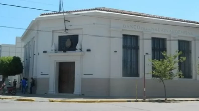 Los bancos atenderán al público solo hasta el miércoles