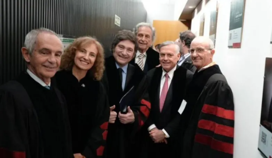 Javier Milei no llegó a tiempo y no logró asistir a la despedida del papa Francisco