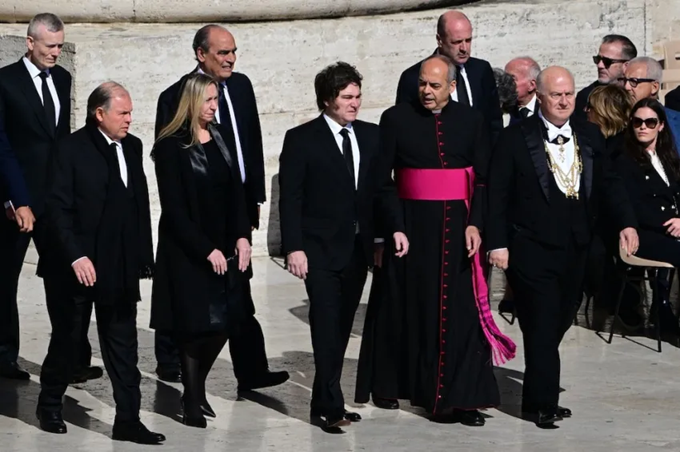 Javier Milei asistirá a la ceremonia de entronización del Papa León XIV