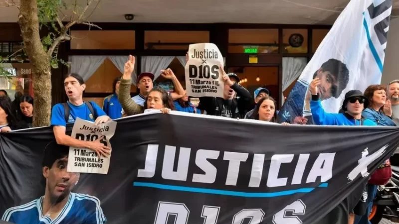 Tras el escándalo del documental, hoy se define el futuro del juicio por la muerte de Maradona