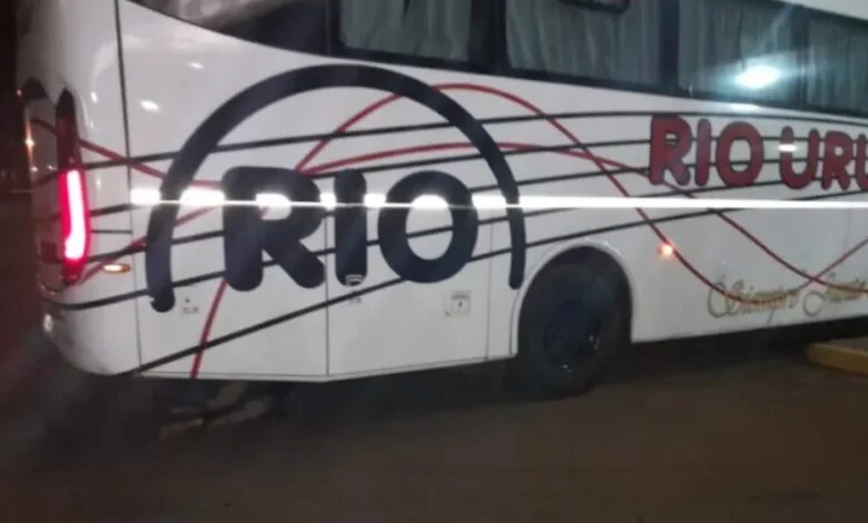Un colectivo arribó a terminal de Virasoro arrastrando el cuerpo de un hombre