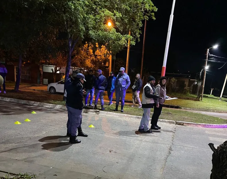 Emboscaron a un policía, le robaron y huyeron a los tiros