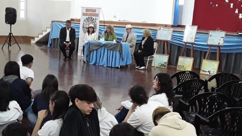El Profe Benitez realizo una “Charla de Identidad de Barranqueras” en la EET 2 de Barranqueras