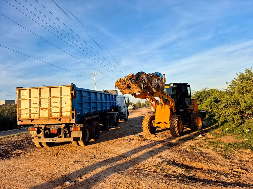 La Municipalidad de Barranqueras trabaja en la limpieza de varios sectores de la ciudad