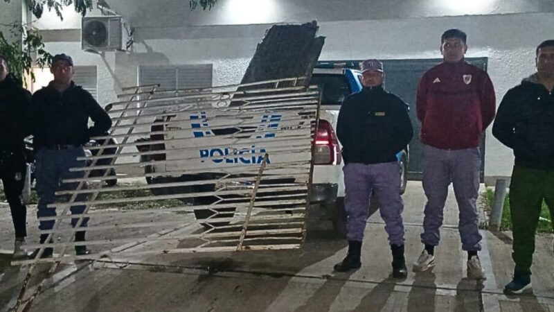 La Policía recuperó un portón robado en Barranqueras
