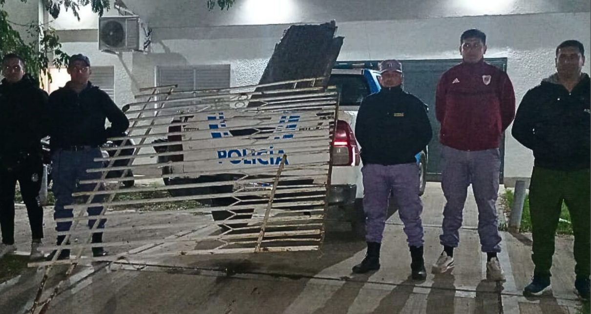 La Policía recuperó un portón robado en Barranqueras