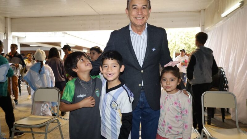 El Intendente Marcelo González de Vilelas participó del acto del 25 de mayo