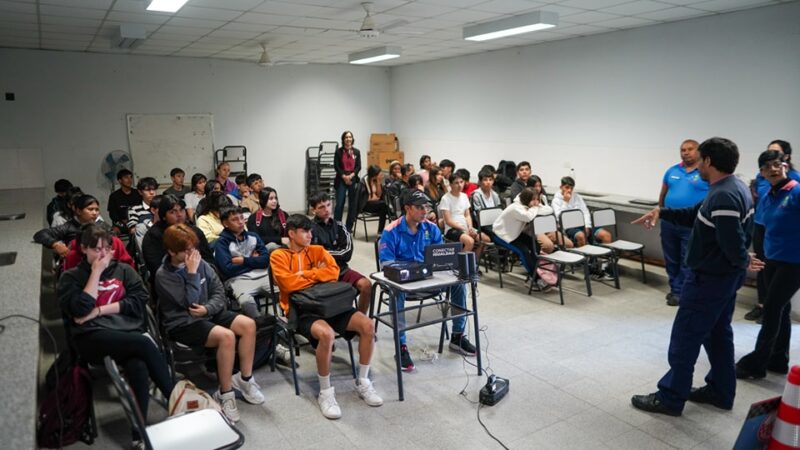 El equipo de Dirección Vial de Barranqueras participó en una jornada de concientización en la EEE N°85