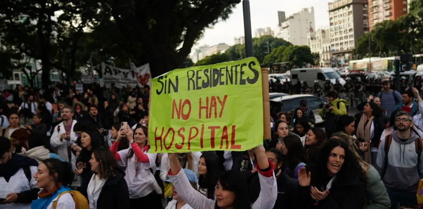 El gobierno nacional insinuó un aumento para trabajadores del Garrahan, pero no lo oficializó