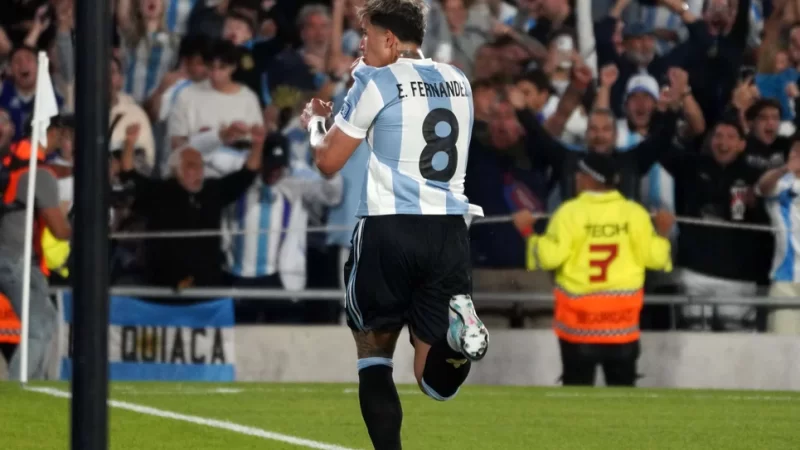 Enzo Fernández llegó para sumarse a la Selección argentina y se refirió a Franco Mastantuono: “Es un crack”