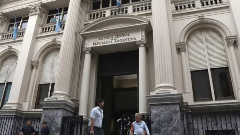 Reservas: advierten que la primera revisión del acuerdo con el FMI terminaría en un “waiver”