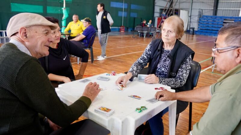 Adultos mayores de Barranqueras participaron del encuentro “Chaco Juega 2025