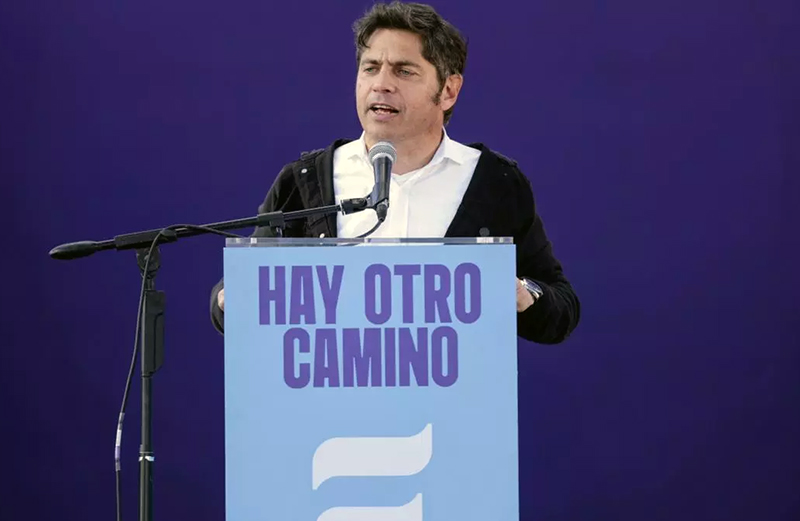 Con un guiño a Cristina, Kicillof llamó a armar “un gran frente bonaerense” contra Milei