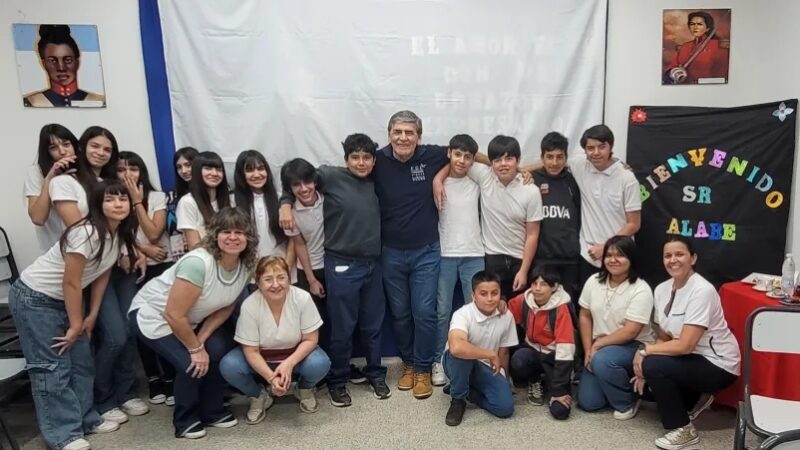 Se realizó una charla de concientización de seguridad vial en la Biblioteca de la escuela secundaria n° 88