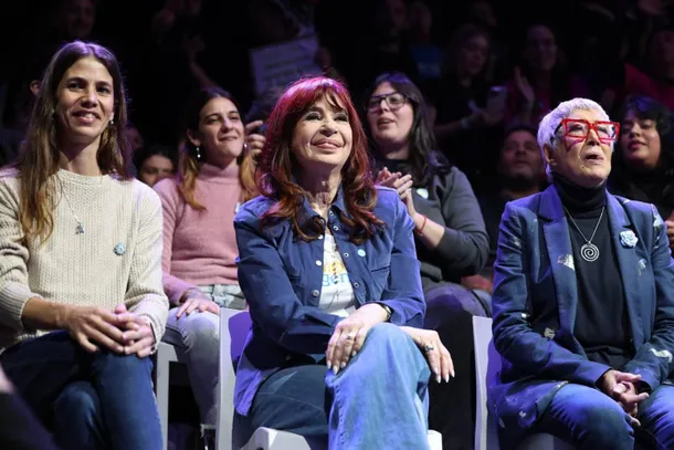 «Milei no construyó ni una escuela»: el duro discurso de Cristina Kirchner durante el 25 de Mayo