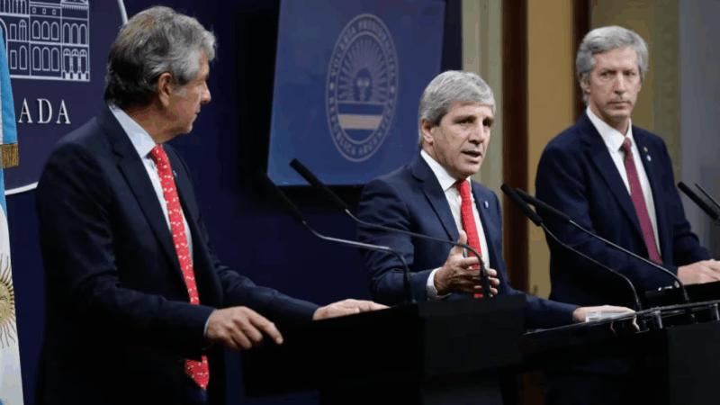 El Gobierno presiona a las provincias para que se adhieran a las medidas de uso de los dólares ahorrados