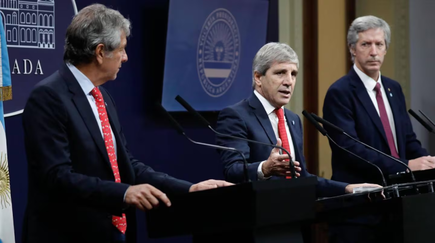 El Gobierno presiona a las provincias para que se adhieran a las medidas de uso de los dólares ahorrados