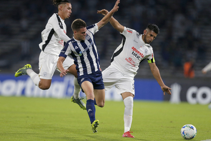Talleres de Córdoba logró su primera victoria en el grupo D de la Copa Libertadores al vencer por 2-0 a Alianza Lima de Perú