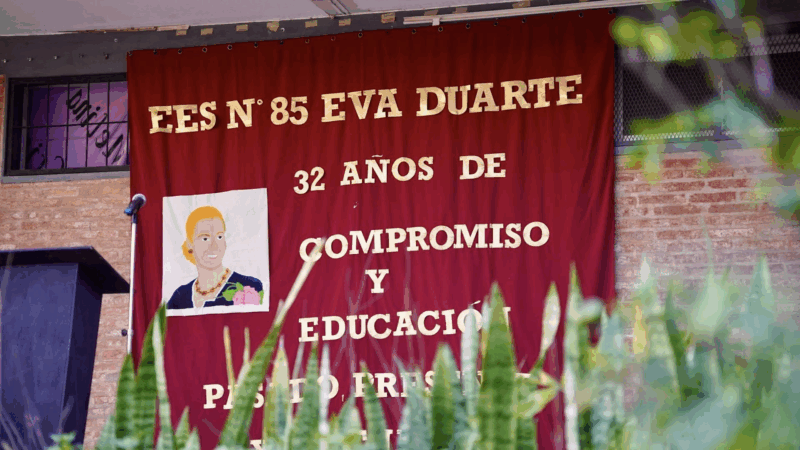 La EES N.º 85 «Eva Duarte» celebró su 32º aniversario con un emotivo acto