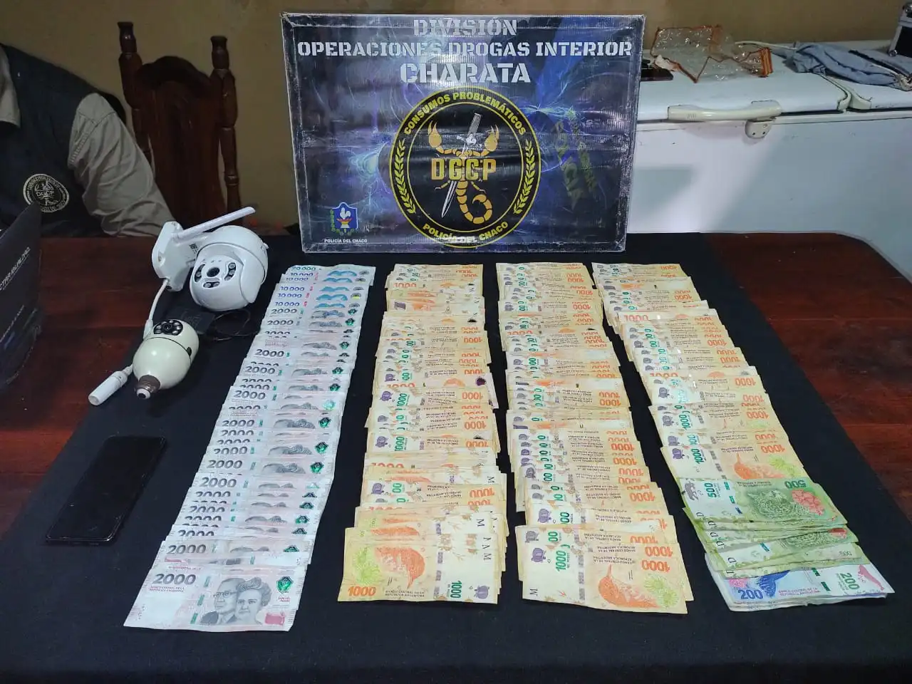 Una pareja de narcotraficantes fue detenida en Corzuela tras dos allanamientos