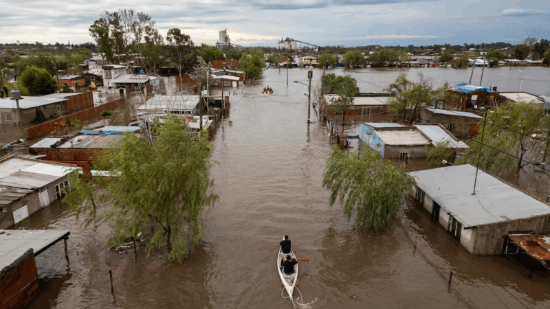 Ya son dos las víctimas fatales a causa de las inundaciones en Buenos Aires