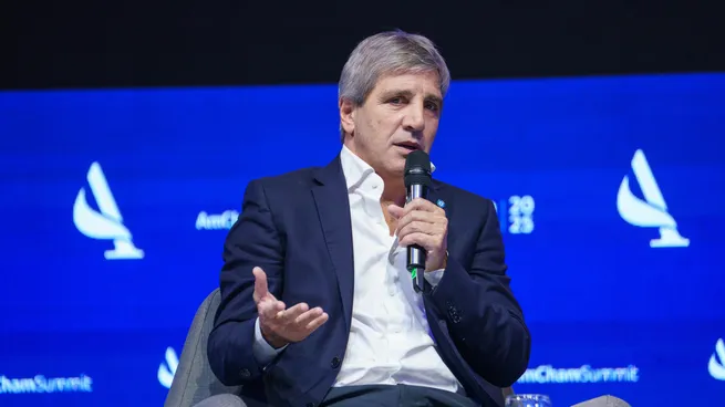 Caputo dijo que el régimen para utilizar los dólares no se trata de un blanqueo