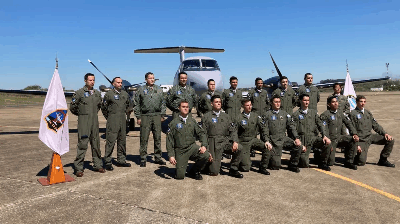 Abrieron la convocatoria para profesionales que deseen unirse a la Fuerza Aérea