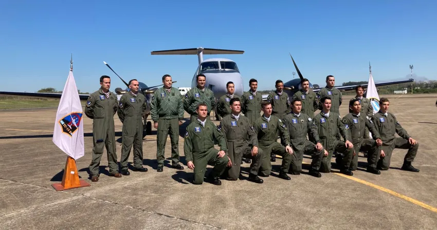 Abrieron la convocatoria para profesionales que deseen unirse a la Fuerza Aérea