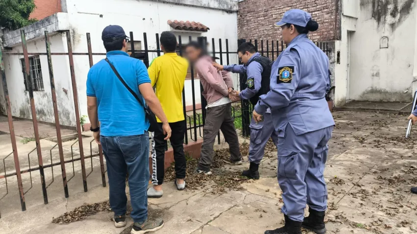 Dos hombres fueron retenidos por causar disturbios en una casa deshabitada