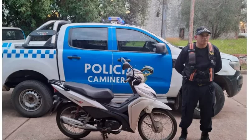 Policia Caminera recuperó moto con pedido de captura
