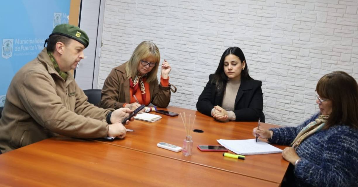 En el marco de la previa a un nuevo aniversario de Vilelas, la secretaria de gobierno se reunión con representantes de las Fuerzas Armadas