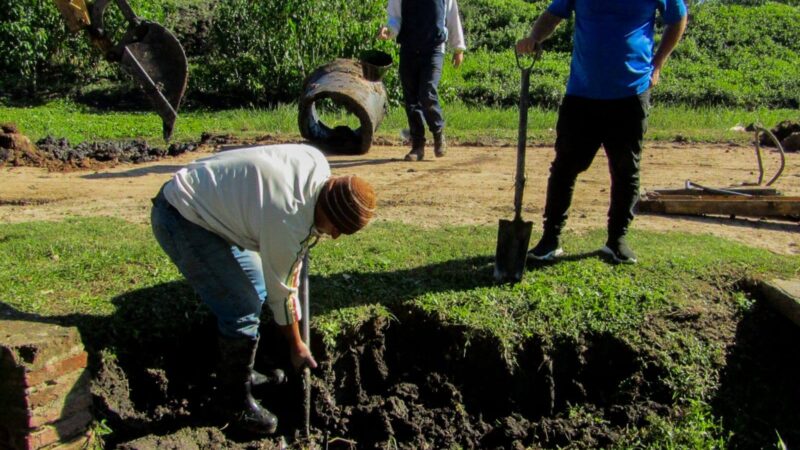 Trabajos de entubado y reparación de alcantarillas en el barrio 150 Viviendas de Vilelas