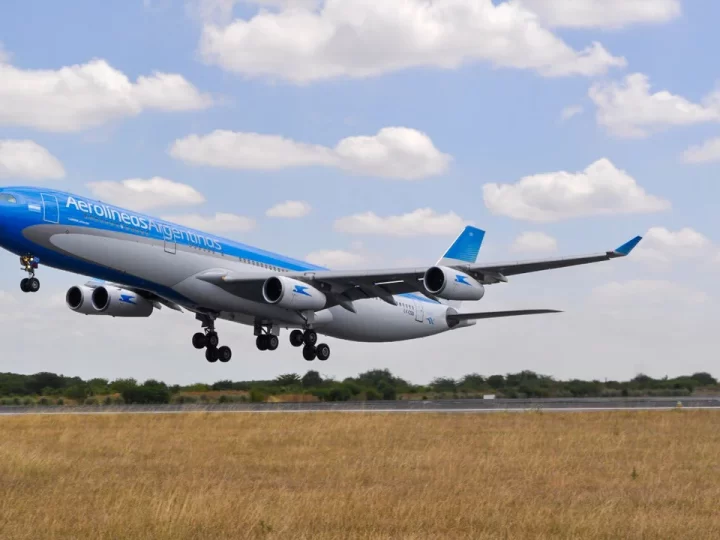 Aerolíneas Argentinas perderá más de un millón de dólares con el paro de pilotos de hoy