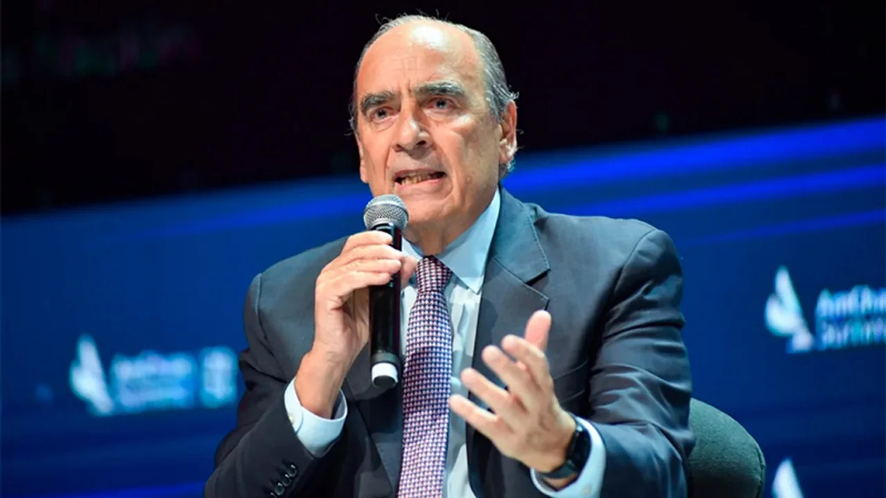 El gobierno envío al Congreso los proyectos para apuntalar el “plan dólar colchón”