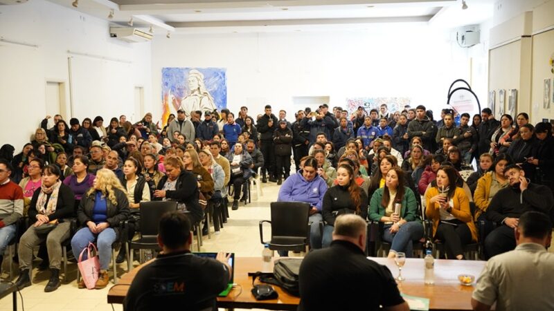 Capacitación en RCP y primeros auxilios en el centro cultural La Flota