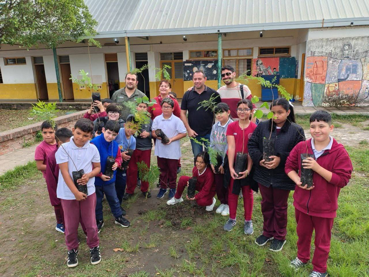 Puerto Vilelas celebró el Día Mundial del Medio Ambiente con una jornada educativa junto a estudiantes de la E.E.P. N.° 848