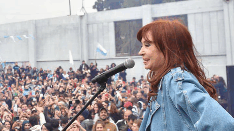 Cristina Kirchner se centrará en el interior del país, mientras que Axel Kicillof y ella se distancian cada vez más