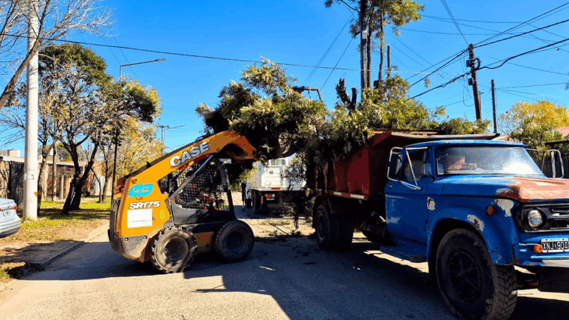 La Municipalidad de Barranqueras refuerza tareas de mantenimiento urbano