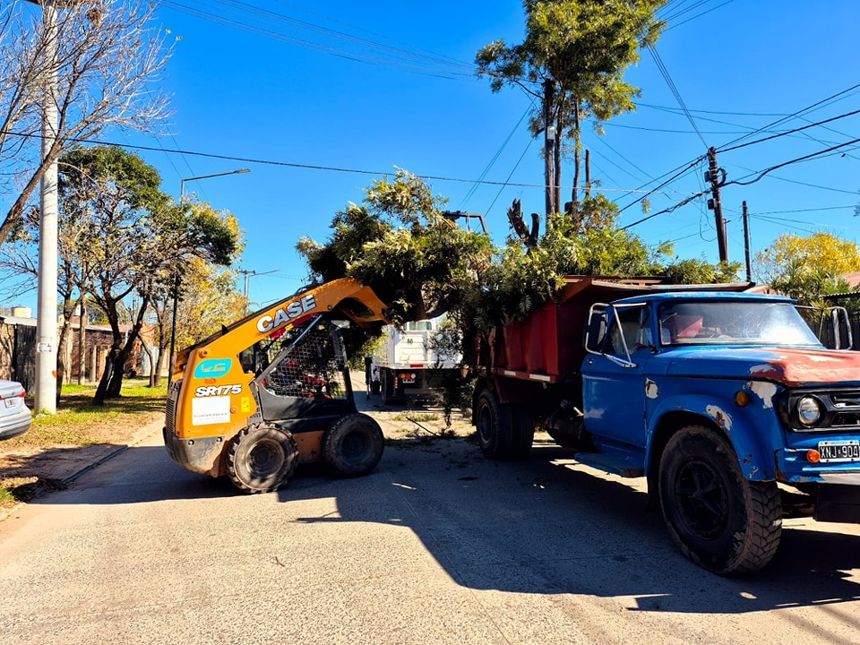 La Municipalidad de Barranqueras refuerza tareas de mantenimiento urbano