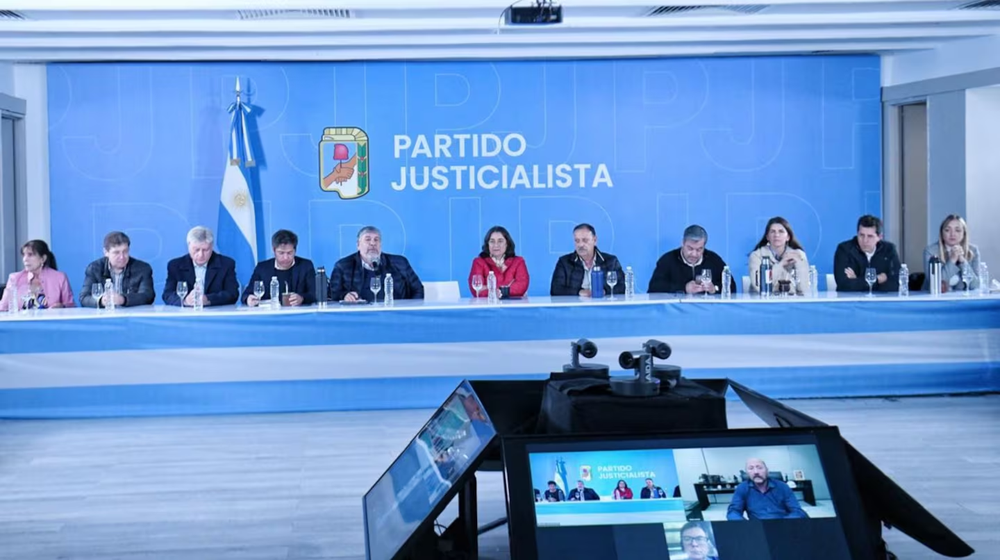 El peronismo decidió que la movilización programada para este miércoles se realice a las 14 en Plaza de Mayo