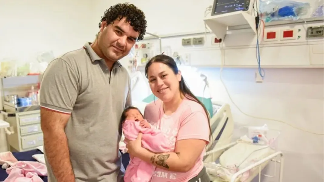 Nació la primera bebé sometida a cirugía dentro del útero en el Hospital Garrahan