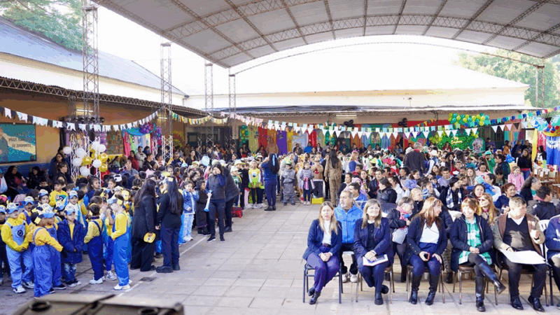 Barranqueras celebró el aniversario de la Escuela N.º 606 y la Biblioteca N.º 29 con una emotiva jornada comunitaria