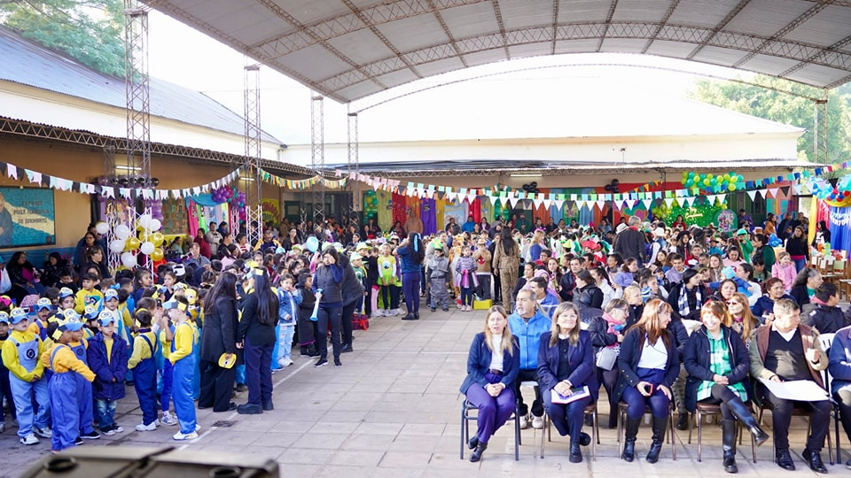 Barranqueras celebró el aniversario de la Escuela N.º 606 y la Biblioteca N.º 29 con una emotiva jornada comunitaria
