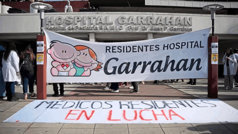 Luego de la amenaza de la dirección del Garrahan de imponer sanciones, los residentes decidieron poner fin al paro